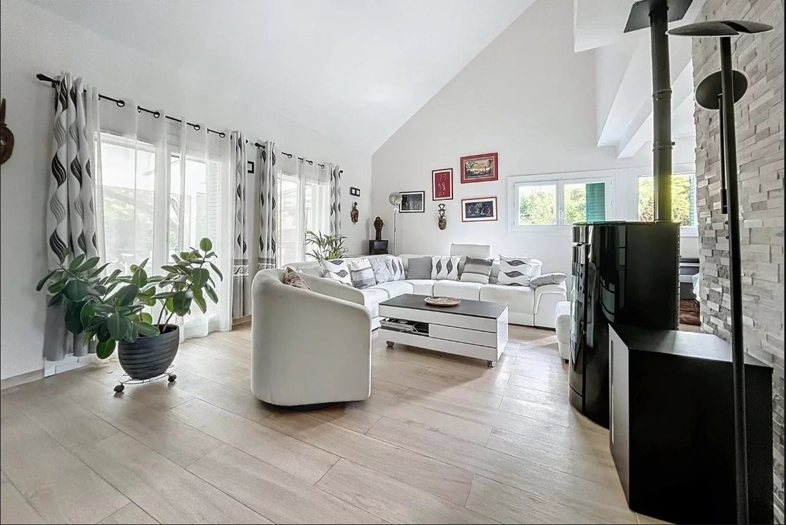 House in Bonneuil-sur-Marne, Ile-de-France, France 1 - 18843817