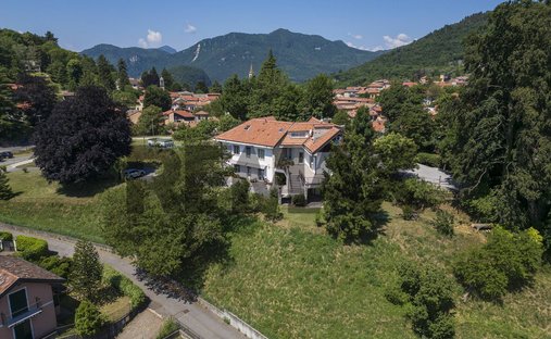 Villa in Viggiù, Lombardei, Italien 1