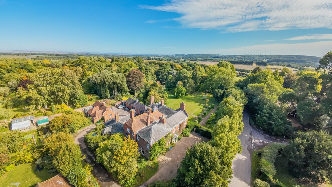 House in Selling, England 2 - 18846720