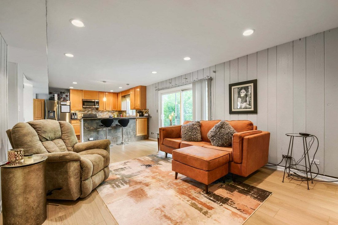 House in Hoffman Estates, Illinois, United States 5 - 18846316