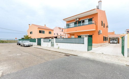 House in Samora Correia, Santarem District, Portugal 1