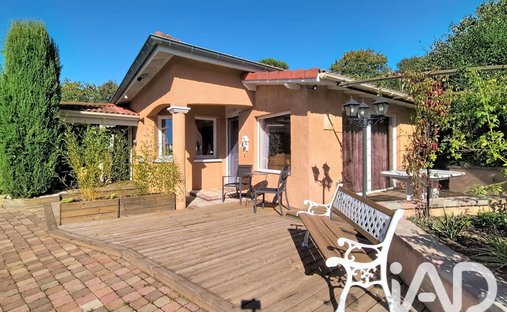 Maison à Saint-Pierre-la-Palud, Auvergne-Rhône-Alpes, France 1