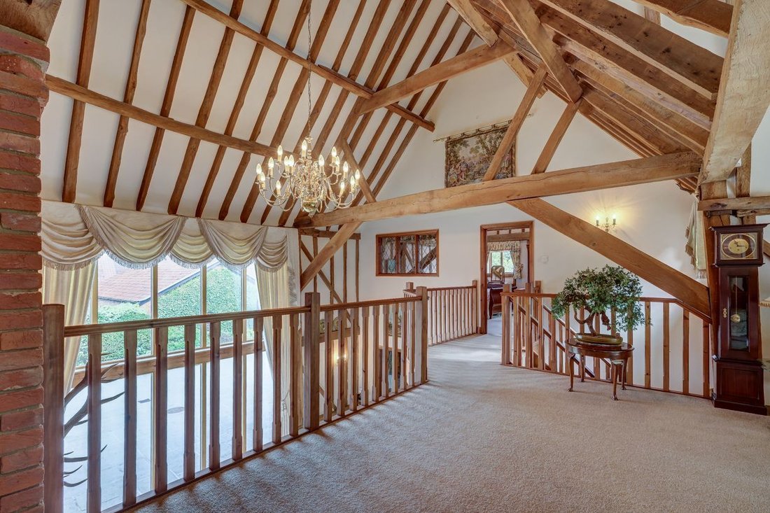 Navestock, England 5 - 18850007