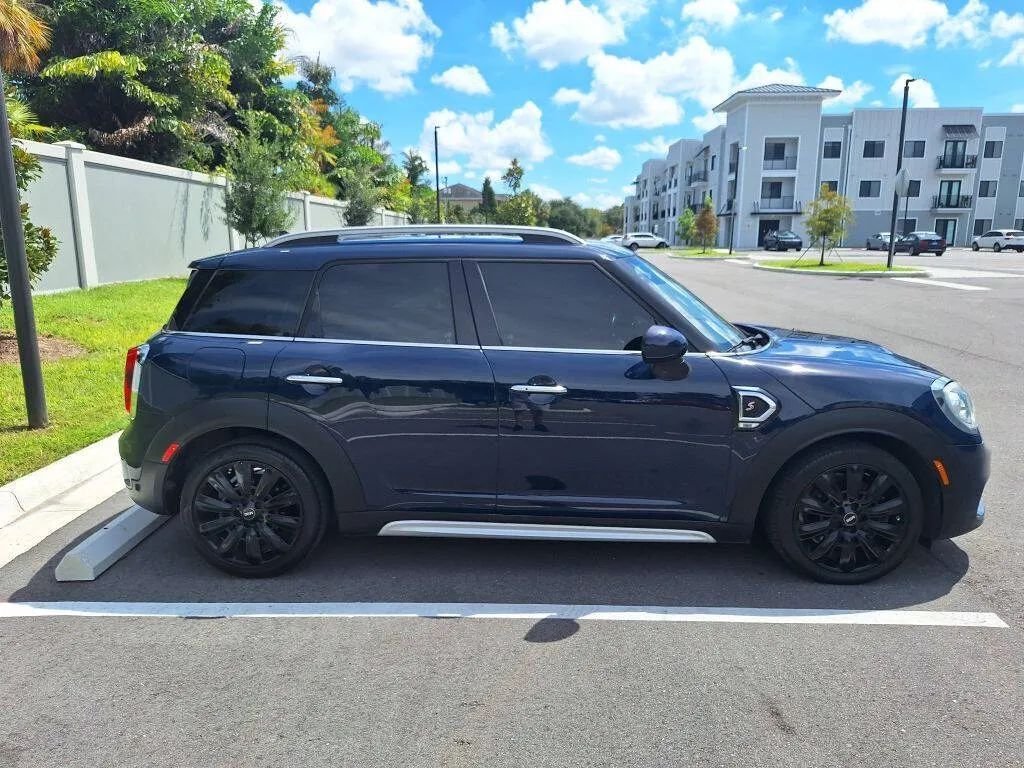 Coupe in Tampa, FL, United States 5 - 18852320