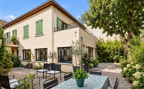 Maison à Centre Ville, Rueil-Malmaison, France 1