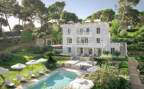 Villa in Antibes, Provence-Alpes-Côte d'Azur, France 1