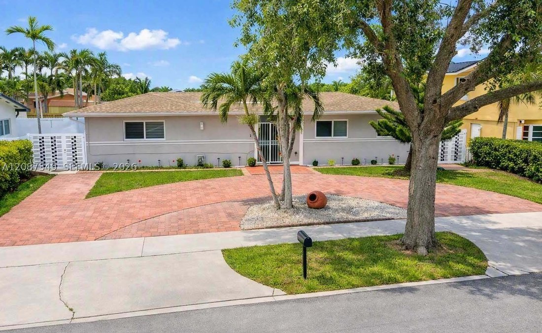 House in Hialeah, Florida, United States 1 - 18845933