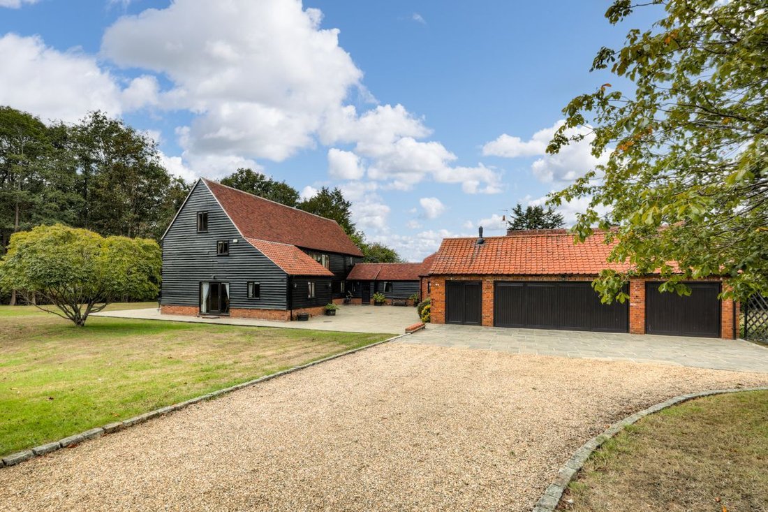 Navestock, England 1 - 18850007