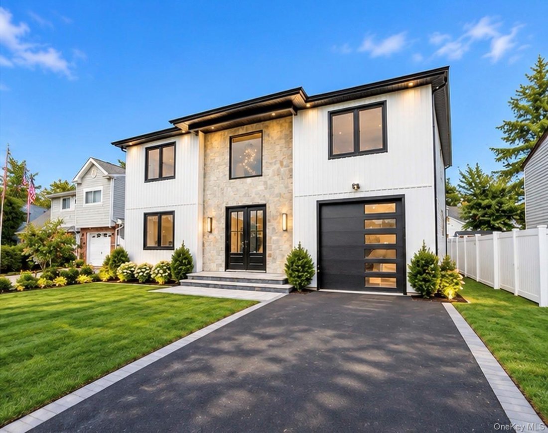 House in Levittown, New York, United States 3 - 18853031