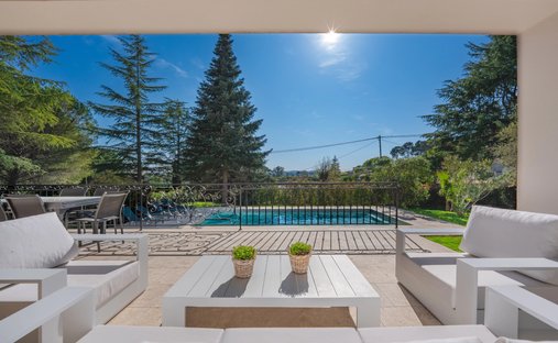Villa in Châteauneuf-Grasse, Provence-Alpes-Côte d'Azur, France 1