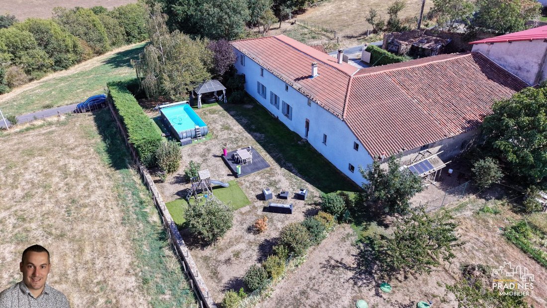 Casa de Campo en Larajasse, Auvernia-Ródano-Alpes, Francia 3 - 17724382