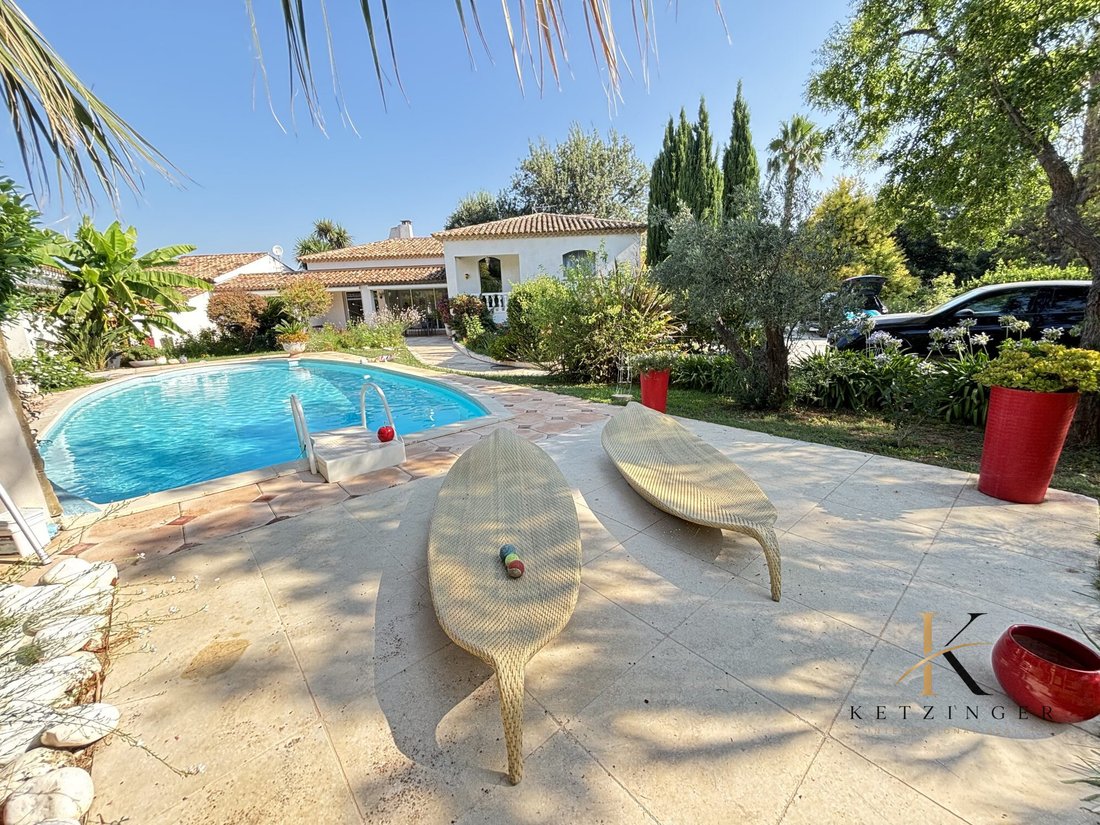 Villa à Hyères, Provence-Alpes-Côte d'Azur, France 1 - 18544773