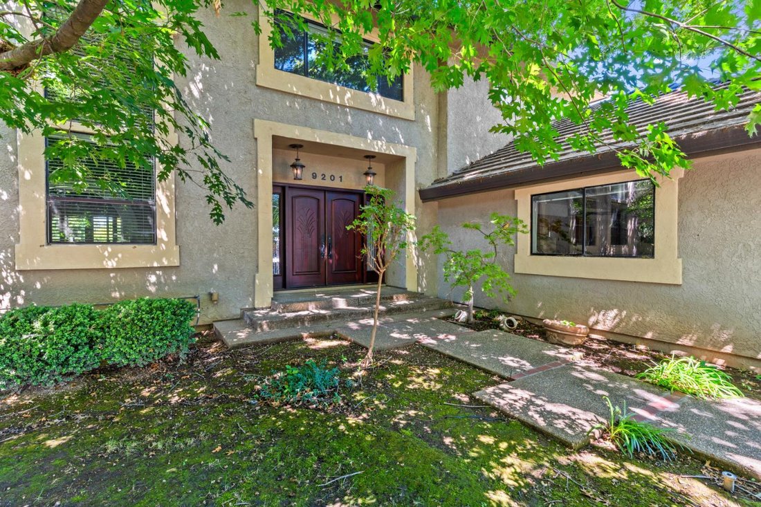 House in Elk Grove, California, United States 2 - 18849873