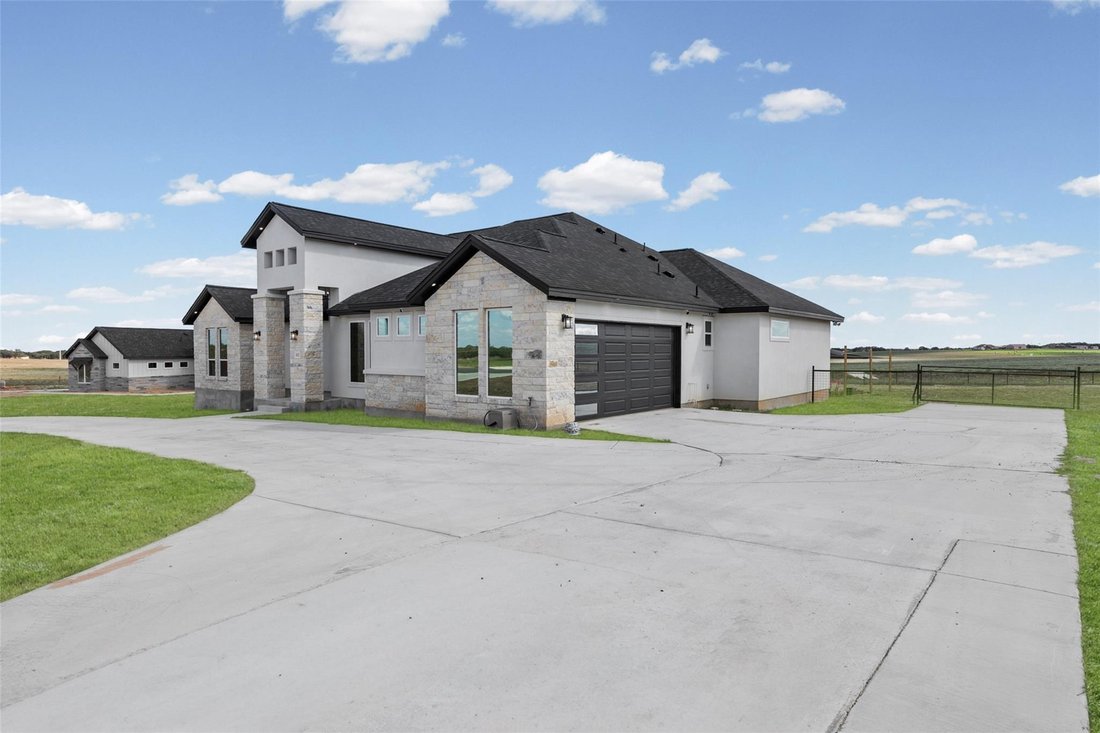 House in La Vernia, Texas, United States 3 - 18842120