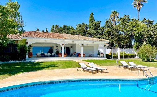 Villa a Estepona, Andalusia, Spagna 1