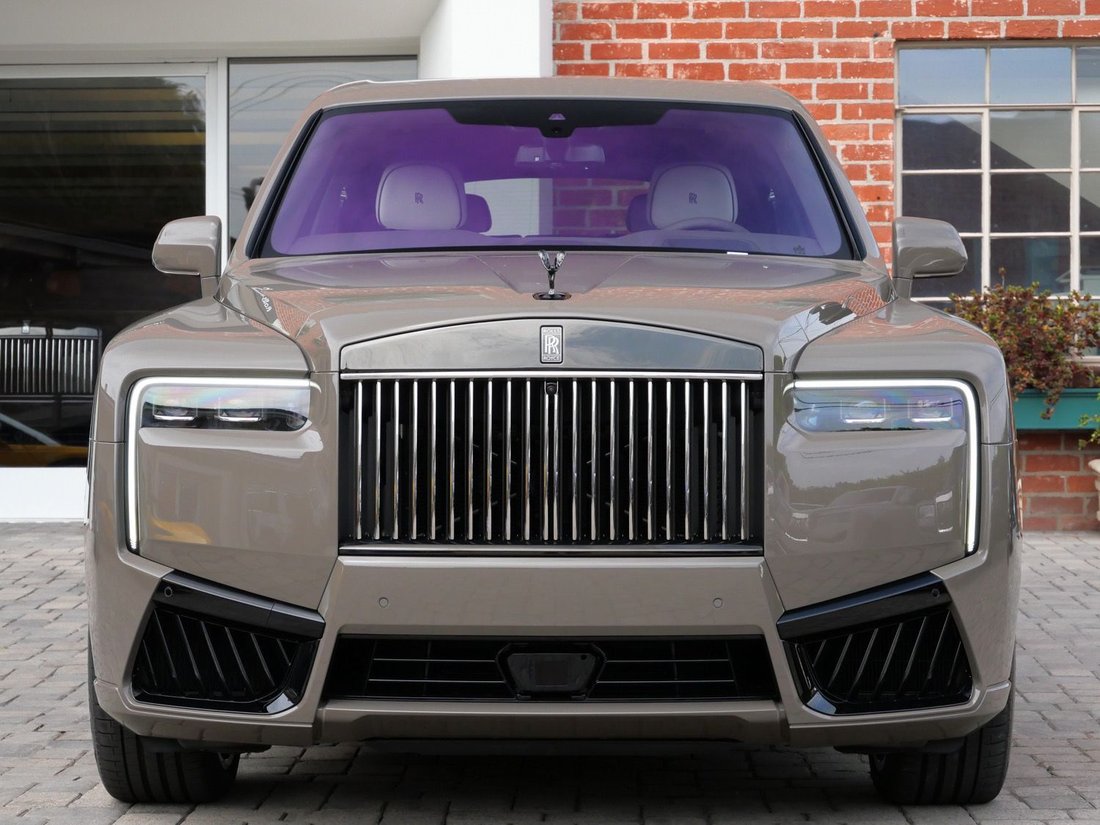 Suv in Beverly Hills, CA, United States 5 - 18850288