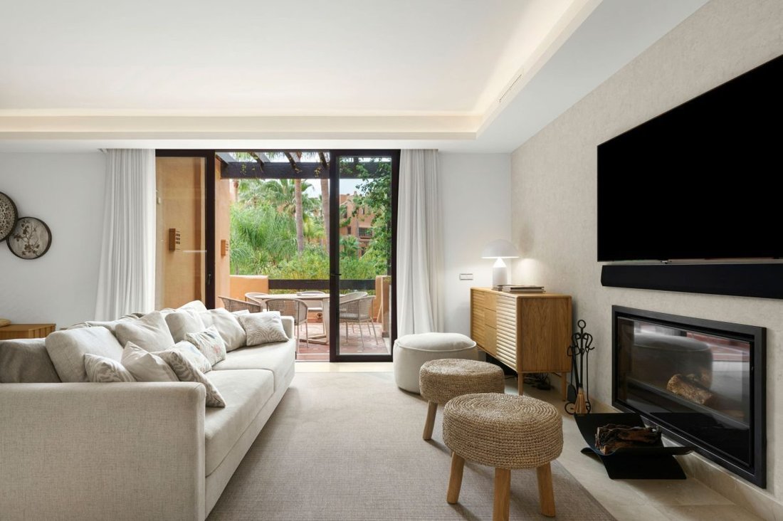 Apartment in Puerto Banus, Marbella, Spain 5 - 18862478
