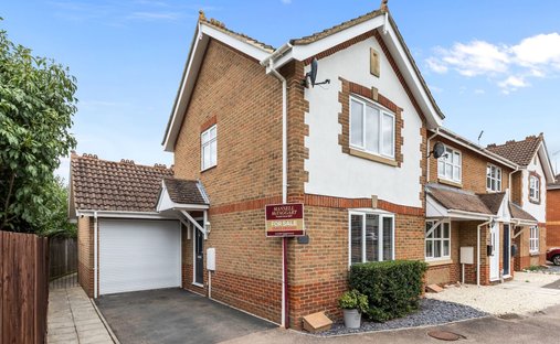 House in Fivensgreen, Horsham, England 1