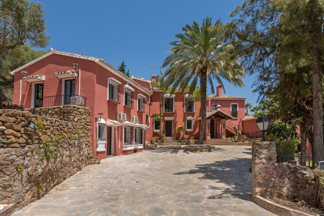 Villa in La Quinta, Benahavis, Andalusia 4 - 18857199