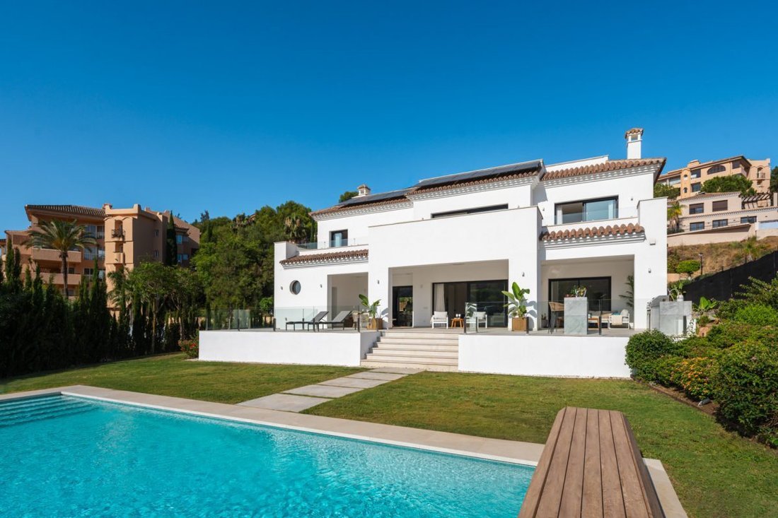 Villa in Elviria-Cabopino, Marbella, Spain 3 - 18859993