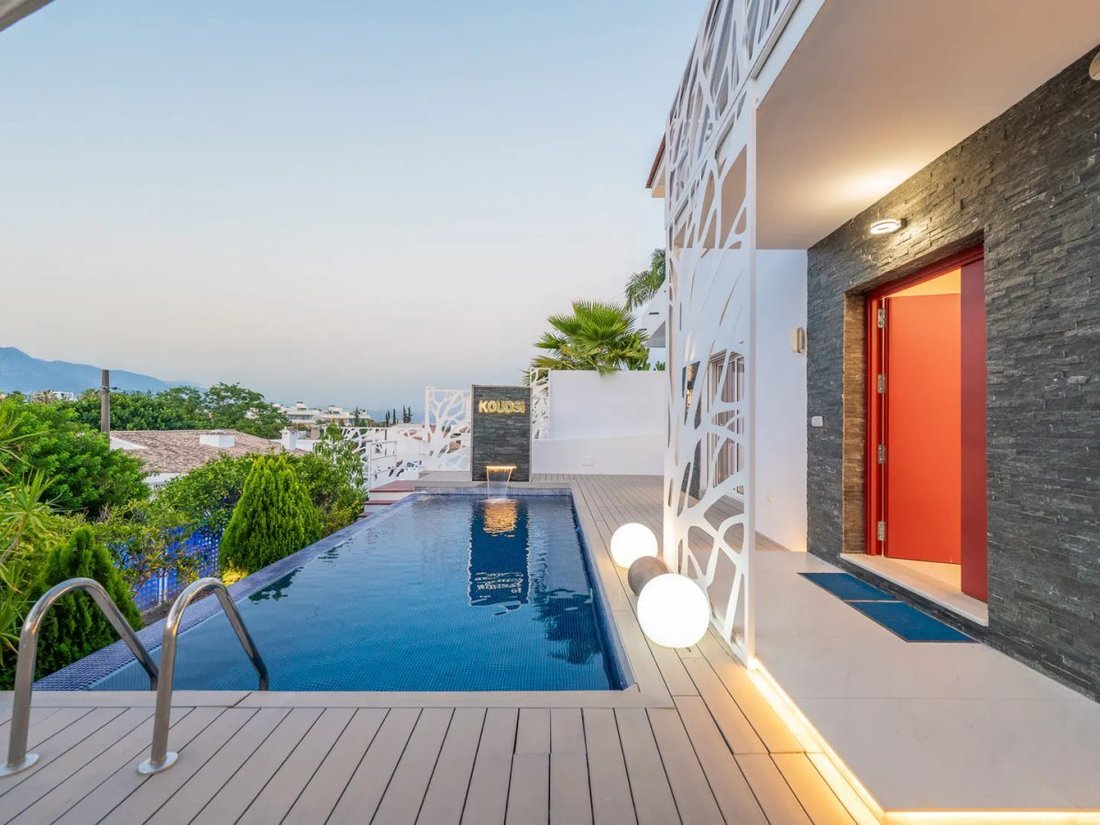 Villa à Puerto Banús, Marbella, Espagne 3 - 18857134