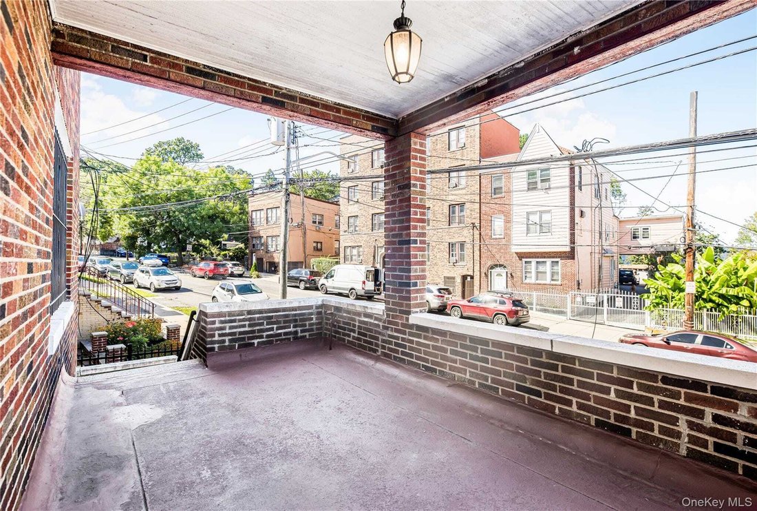Yonkers, New York, United States 2 - 18848908