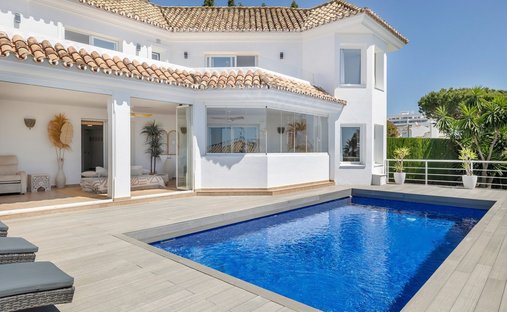 Villa a Estepona, Andalusia, Spagna 1