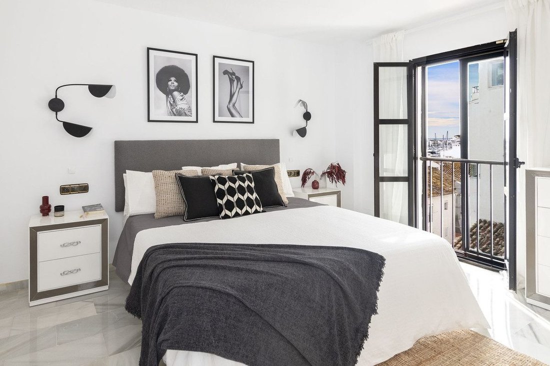 Apartment in Puerto Banus, Marbella, Spain 2 - 18856432