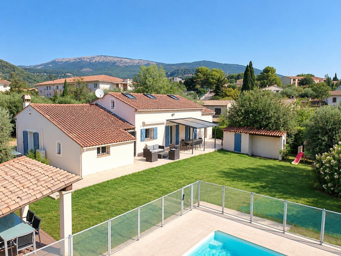 Casa en Grasse, Provenza-Alpes-Costa Azul, Francia 1 - 18844421
