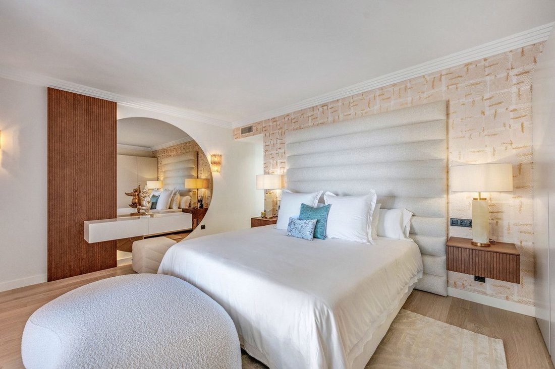 Apartment in Puerto Banus, Marbella, Spain 2 - 18857412