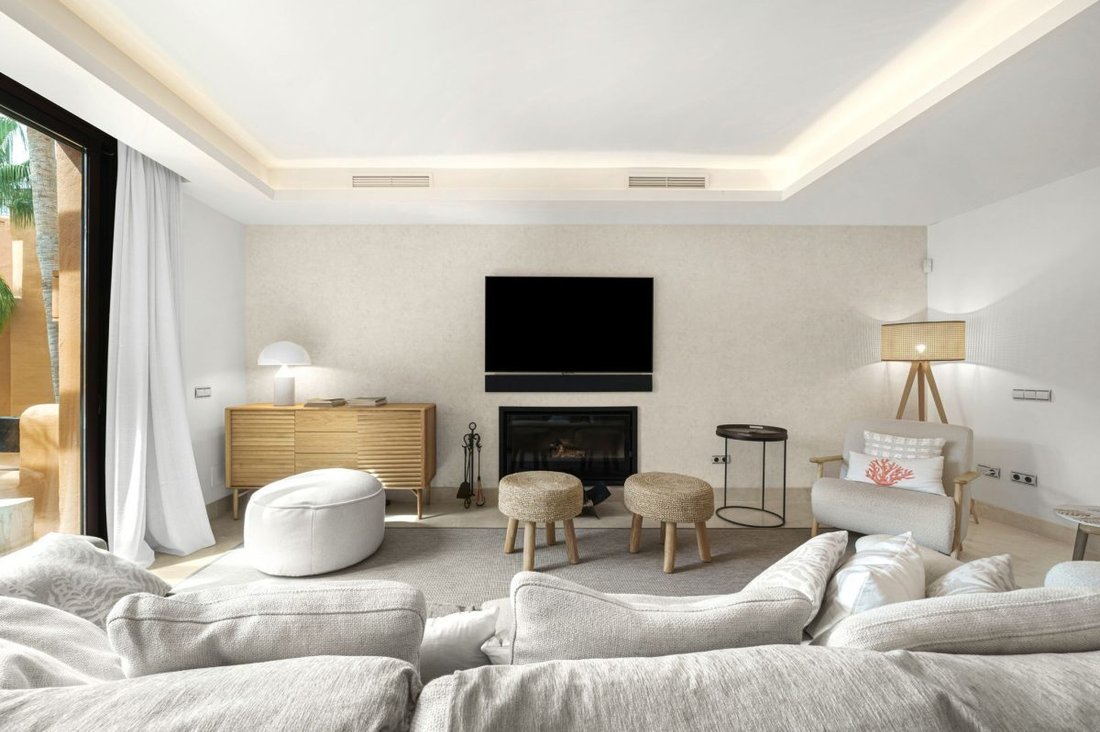 Apartment in Puerto Banus, Marbella, Spain 1 - 18862478