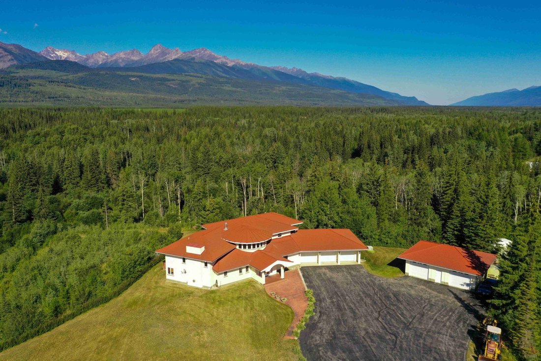 House in Valemount, British Columbia, Canada 2 - 18855117