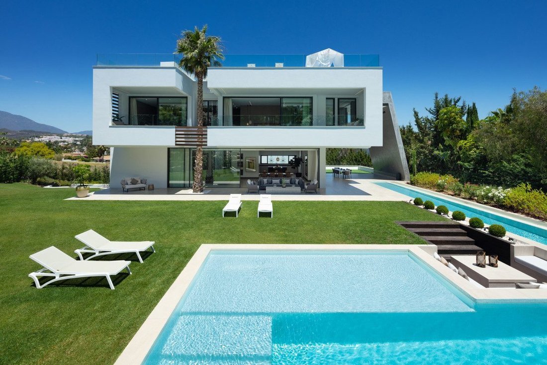 Villa in Puerto Banus, Marbella, Spain 1 - 18859557