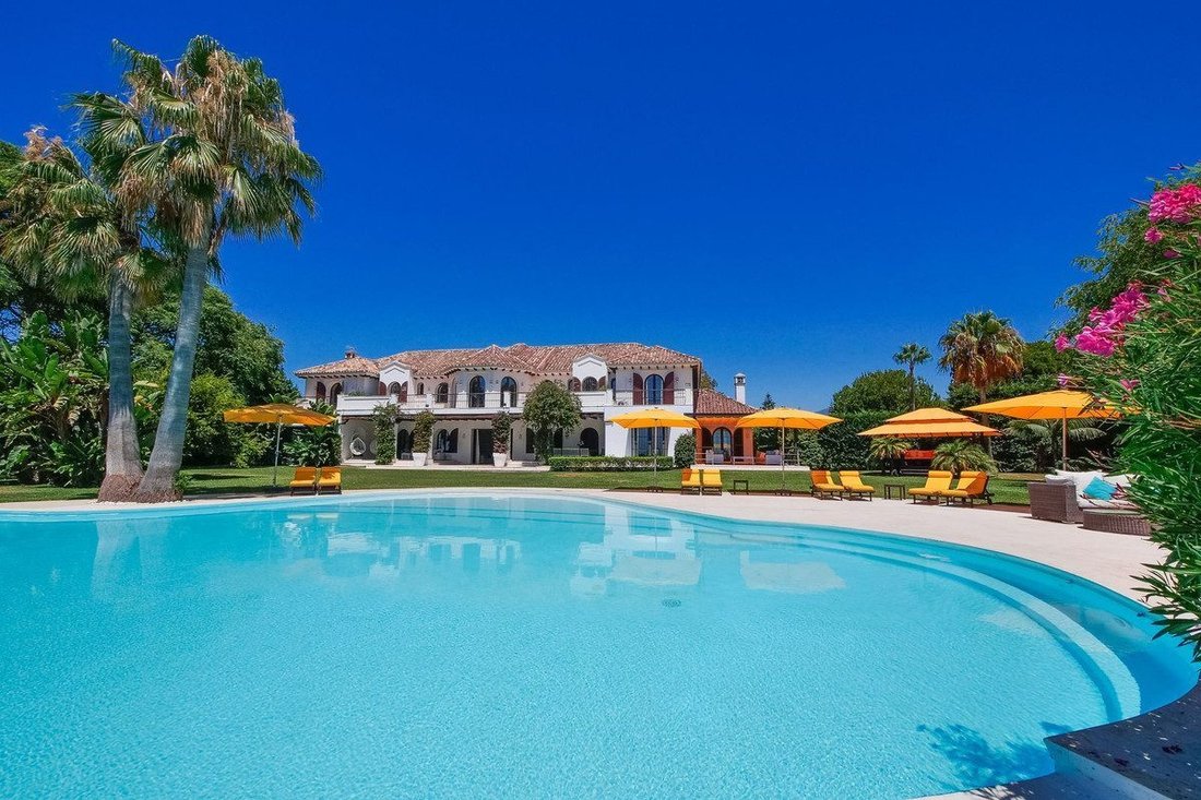 Villa in Estepona, Andalusia, Spain 2 - 18859788