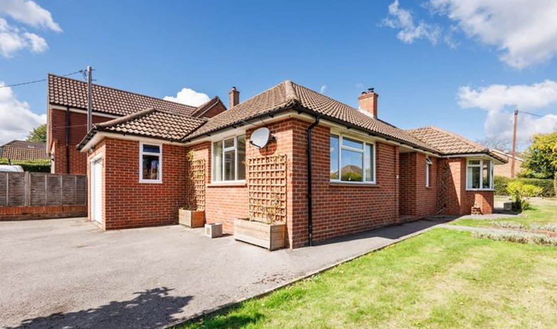 Bungalow in Newick, England 1 - 18843720