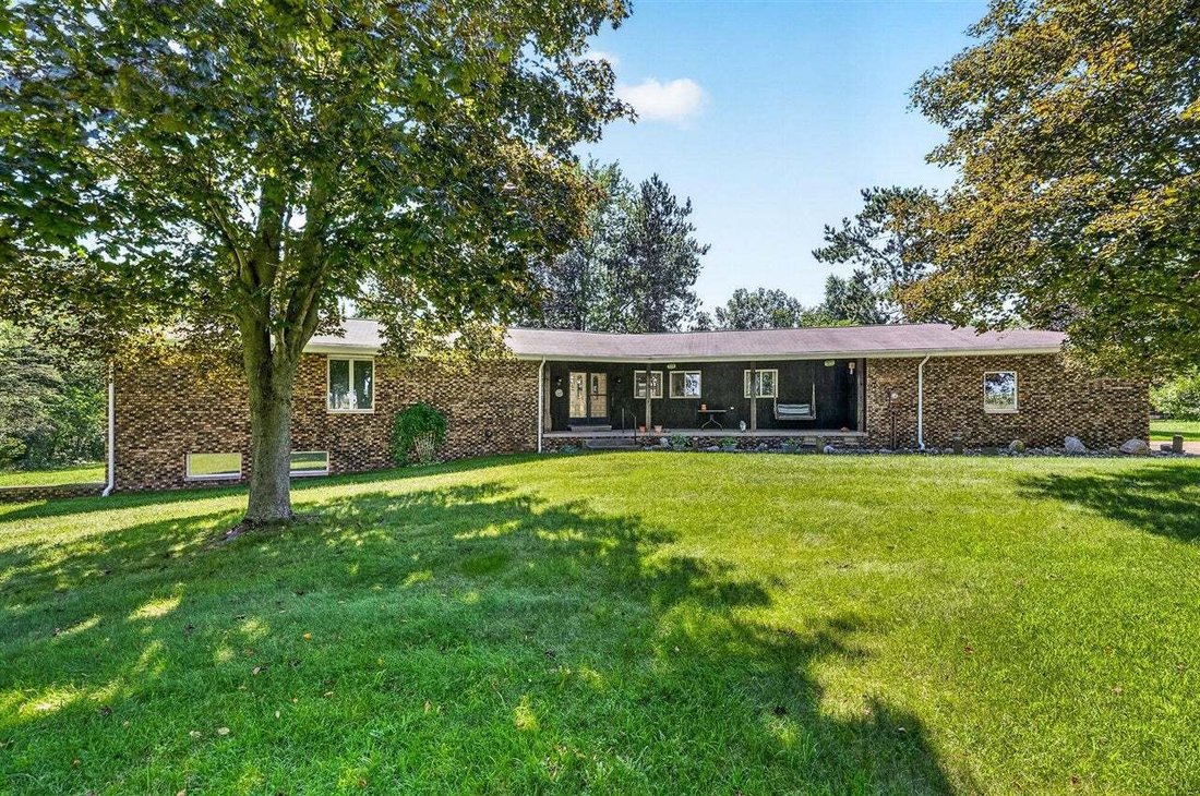 House in Paw Paw, Michigan, United States 2 - 18846465