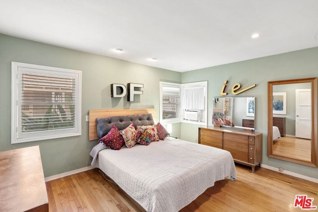 Culver City, California, United States 5 - 18845366