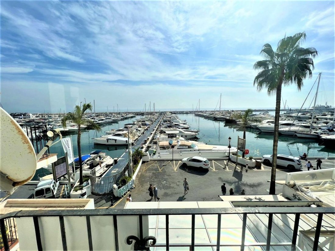 Townhouse en Playa Puerto Banús, Marbella, España 1 - 18860133