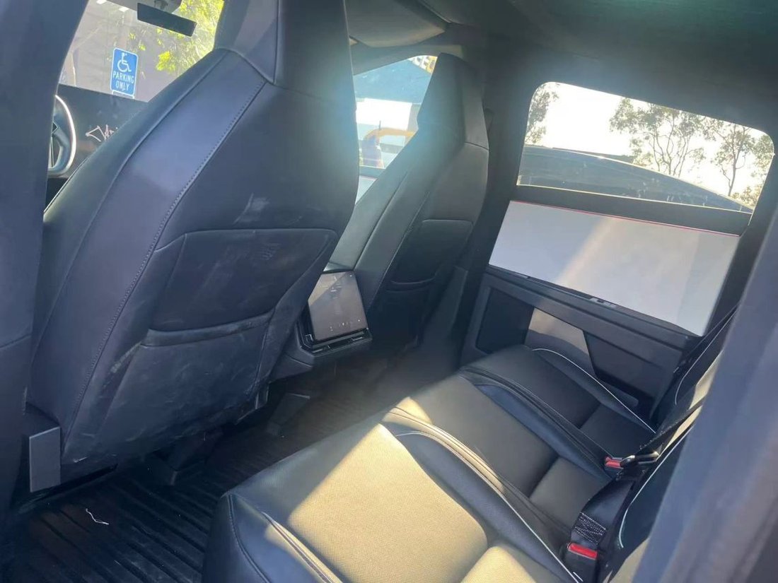Pickup in Costa Mesa, CA, United States 4 - 18855200