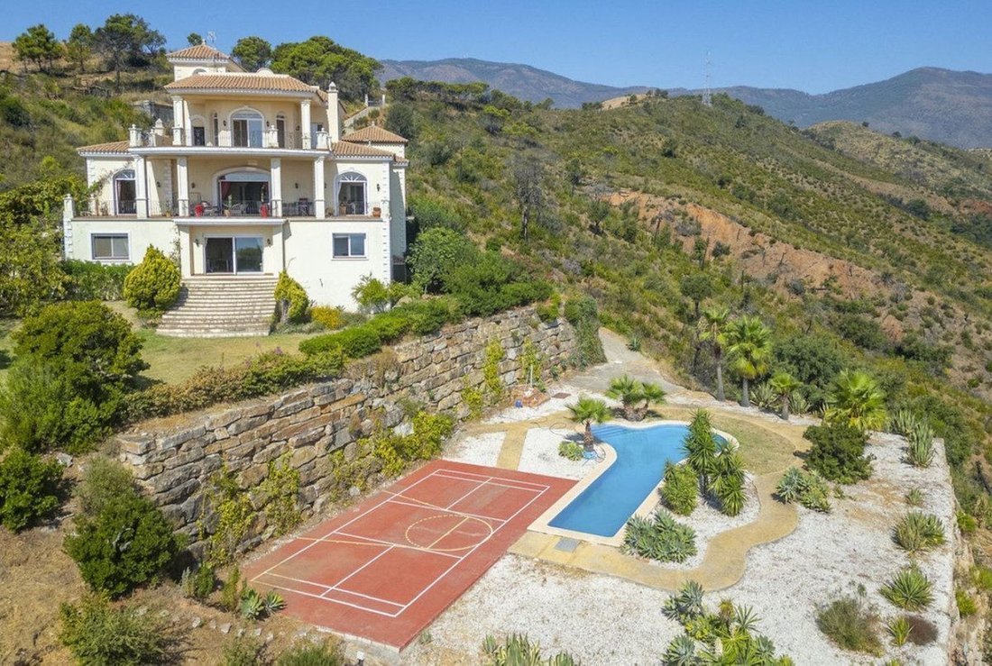 Villa a Estepona, Andalusia, Spagna 1 - 18857257