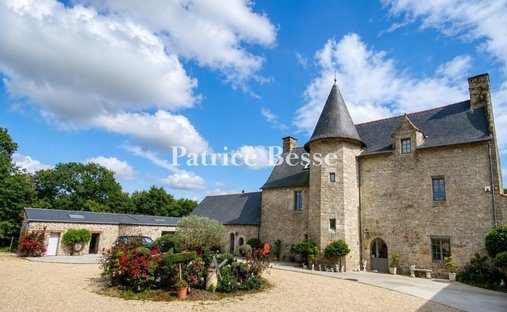 House in Centre, Pabu, France 1