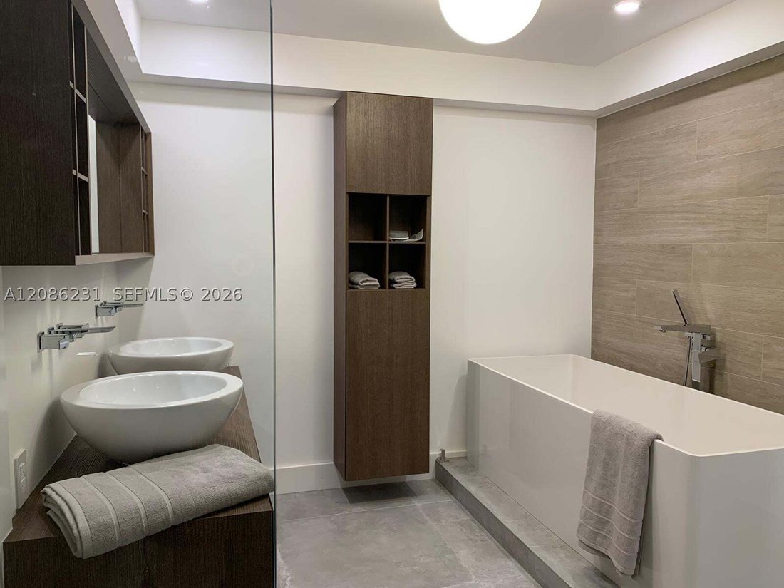 Condo in Key Biscayne, Florida, United States 1 - 18854636