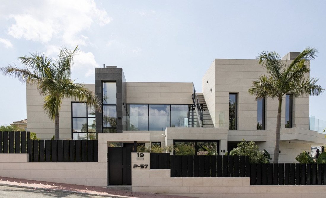 Villa à Puerto Banús, Marbella, Espagne 2 - 18859502