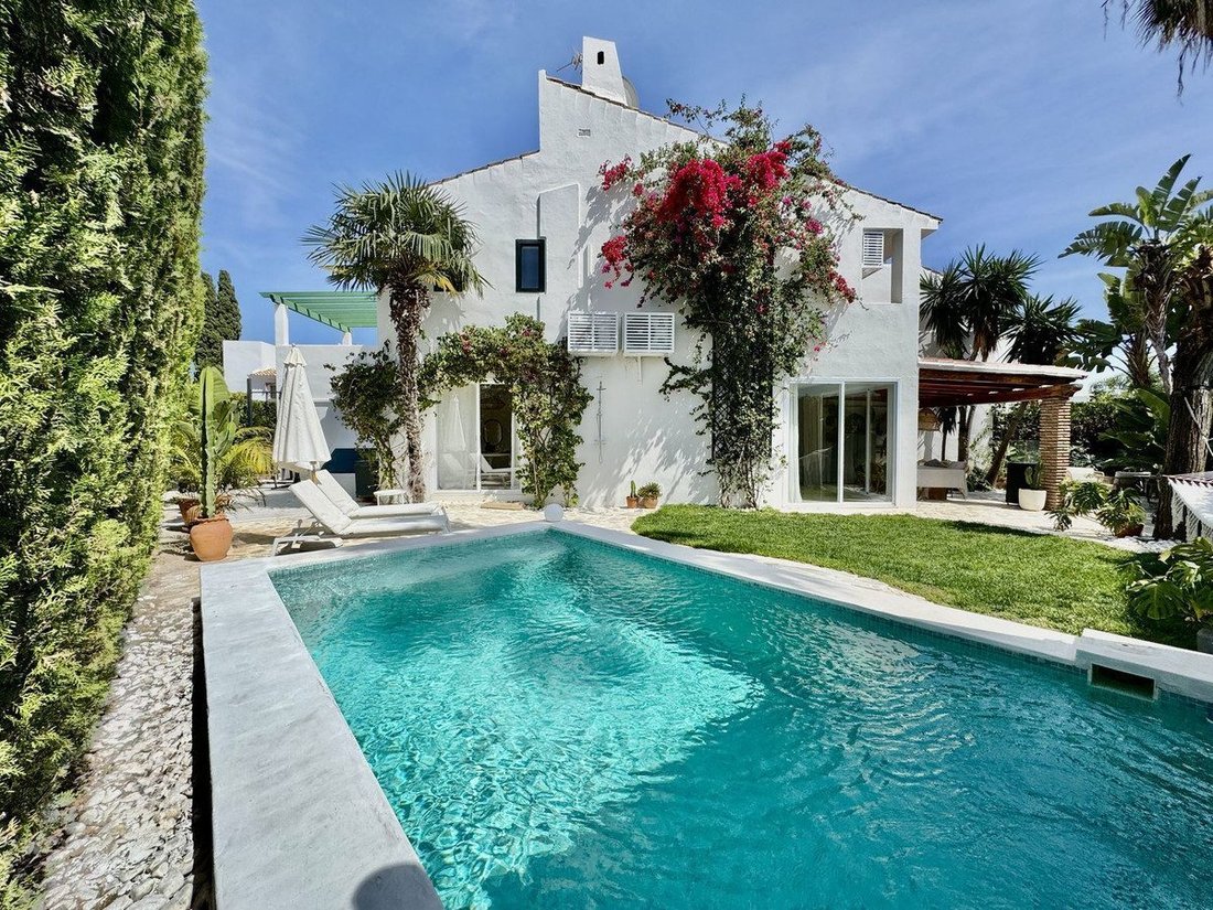 Villa en San Pedro Alcántara, Andalucía, España 1 - 18857644