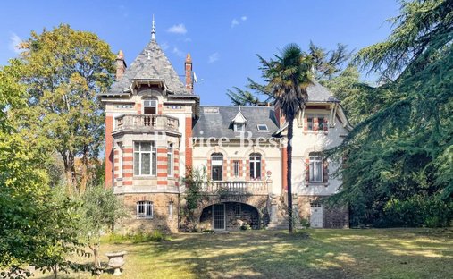 House in Houssais, Rezé, France 1