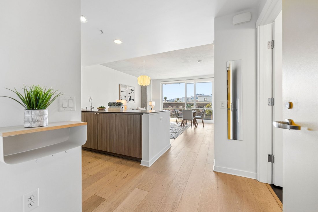 Condo in San Francisco, California, United States 2 - 18849258