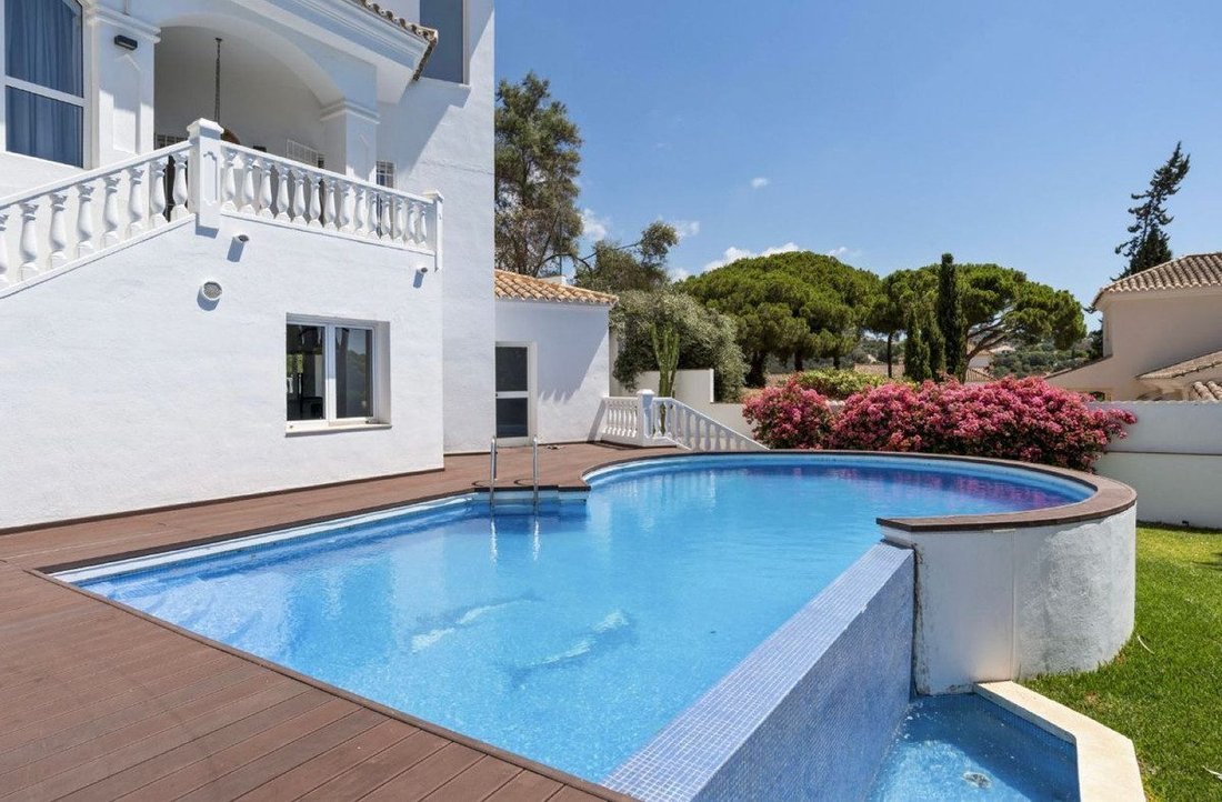 Villa à Elviria-Cabopino, Marbella, Espagne 2 - 18857052