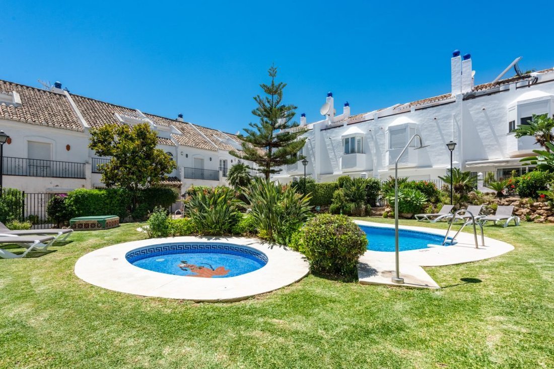Townhouse in Marbella, Andalusia, Spain 3 - 18858184