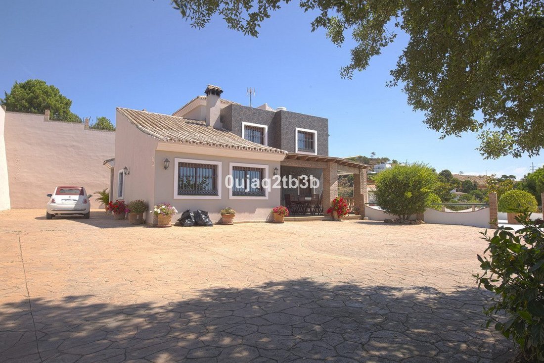 Villa in Estepona, Andalusien, Spanien 3 - 18862726