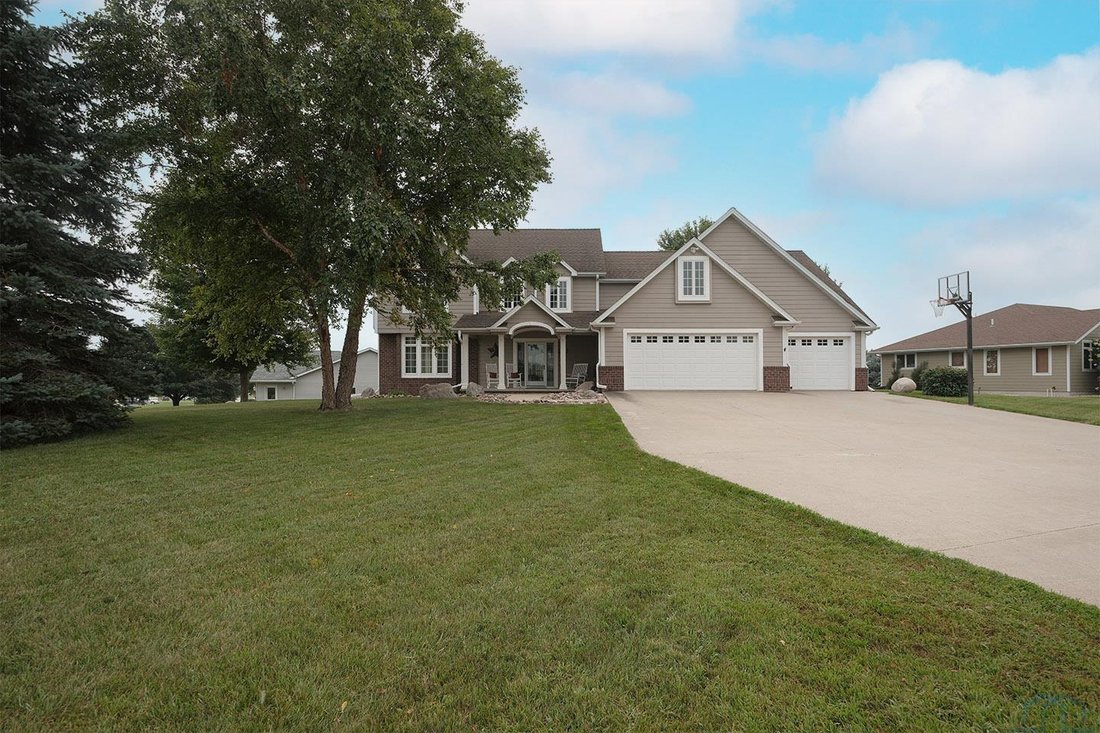 House in Sioux Center, Iowa, United States 1 - 18844877